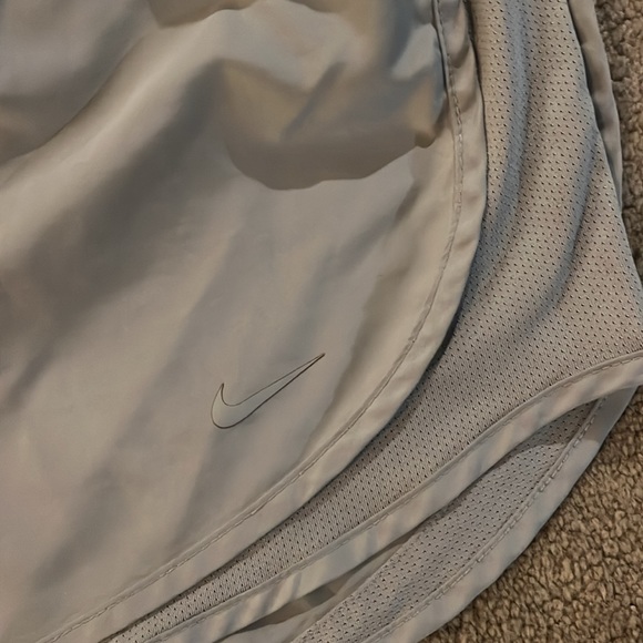 Nike Tempo Shorts - Picture 3 of 4